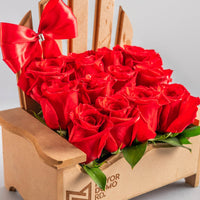 Arreglo de 12 Mayordomos RD 4,950 Rosas Rojas