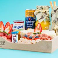 3. Bandeja Especial 3 RD 4,500 (con arreglo de globos)