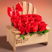 Arreglo de 12 Mayordomos RD 4,950 Rosas Rojas