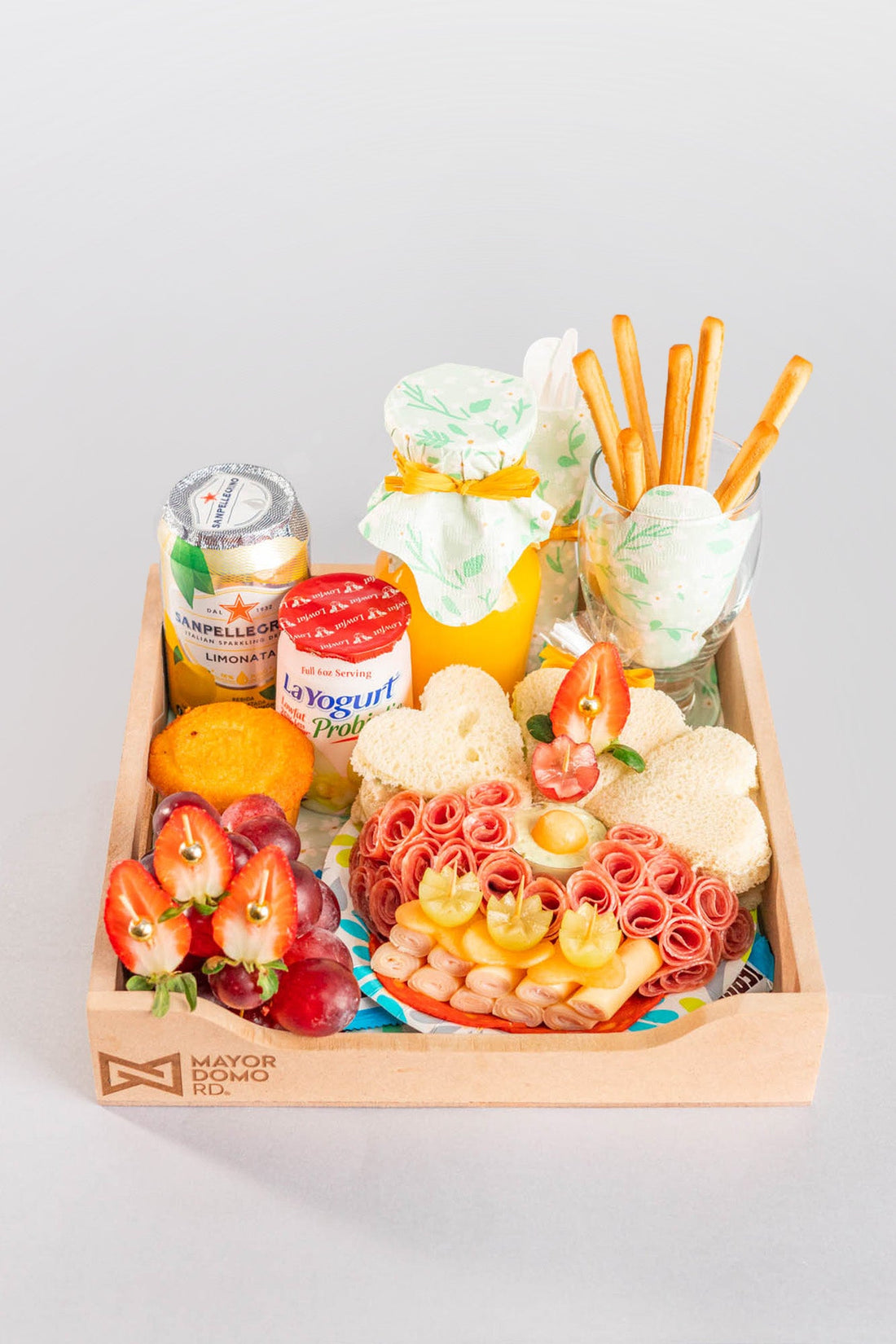 2.Bandeja Sabores Artesanales ( Sin Globos)  RD 3,500