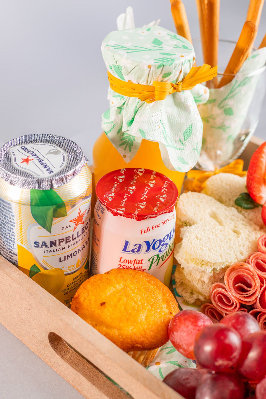 2.Bandeja Sabores Artesanales ( Sin Globos)  RD 3,500