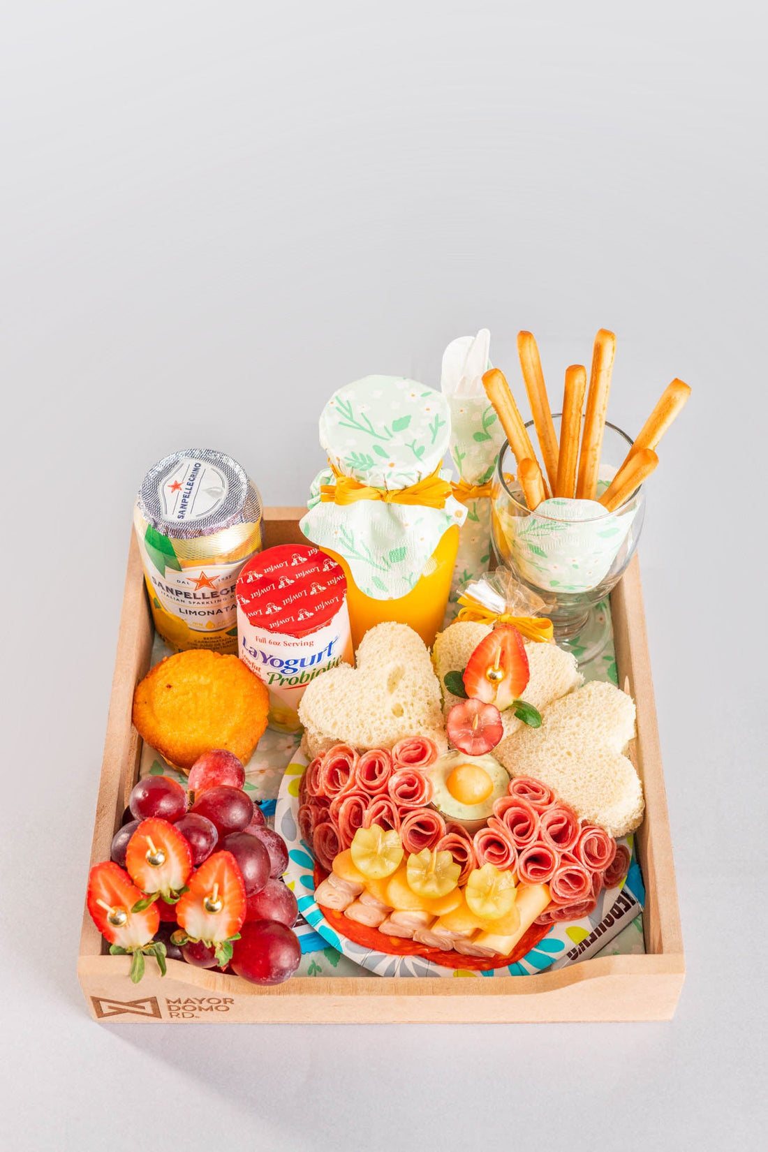 2.Bandeja Sabores Artesanales ( Sin Globos)  RD 3,500