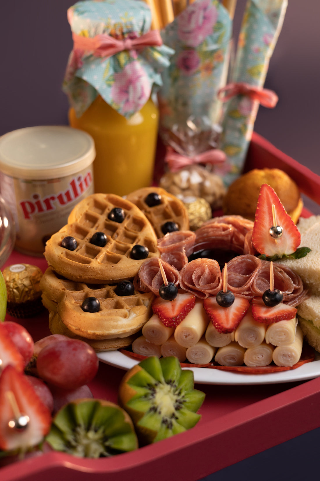 9. ❤️ Bandeja “Sabores Románticos RD 6,800