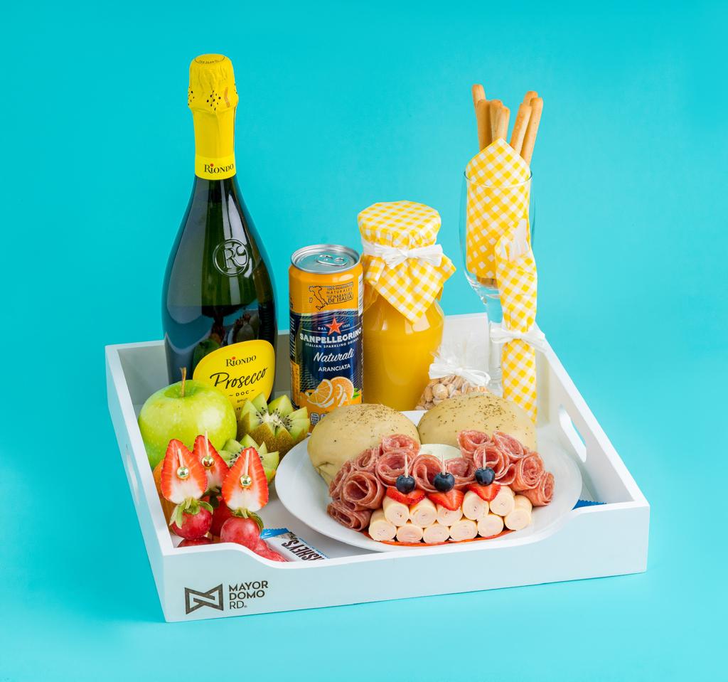 2.Bandeja “Brindis Criollo” – Mangú & Prosecco by MayordomoRD 7,500