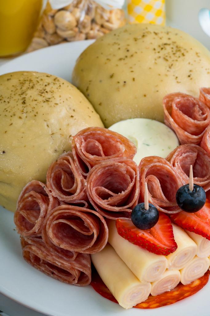 2.Bandeja “Brindis Criollo” – Mangú & Prosecco by MayordomoRD 7,500