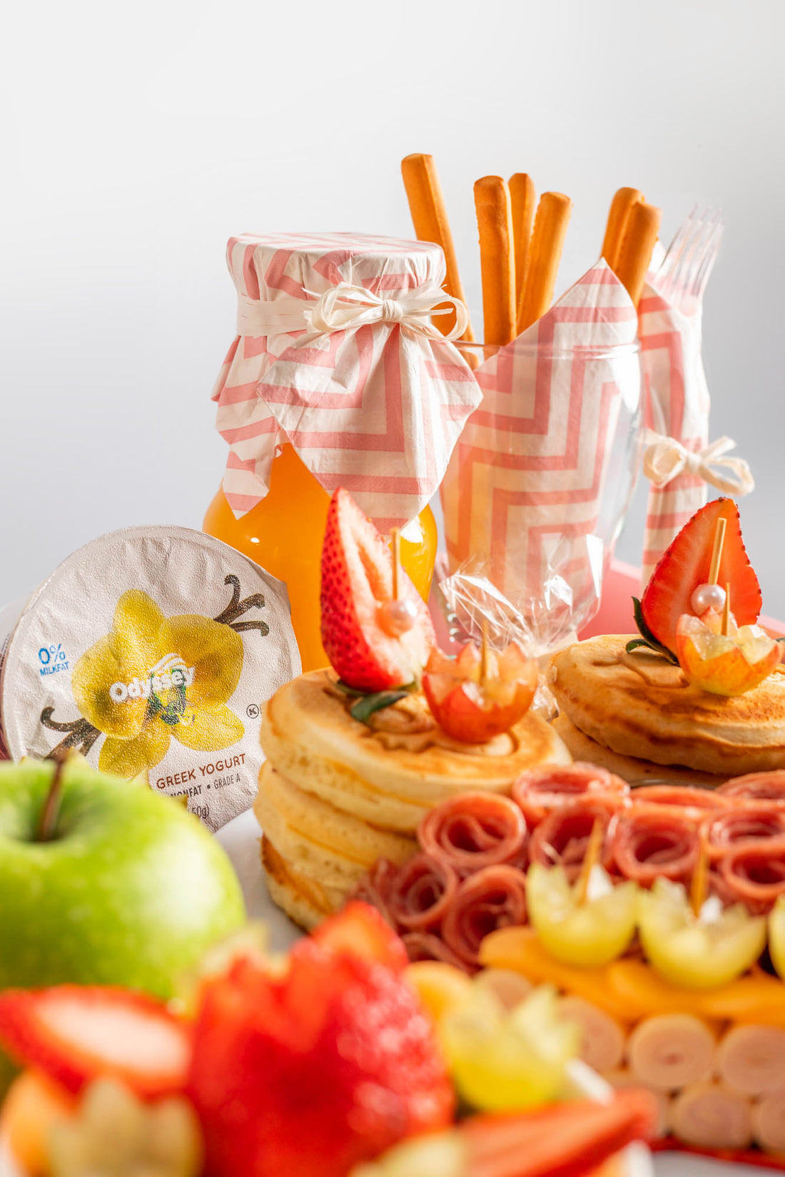 5. 🥞 Bandeja “DELUXE  RD 5,900