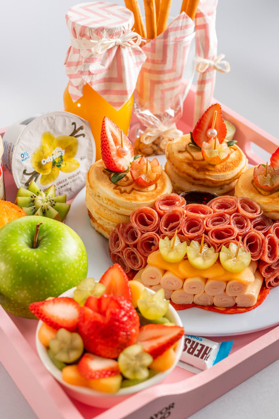 5. 🥞 Bandeja “DELUXE  RD 5,900