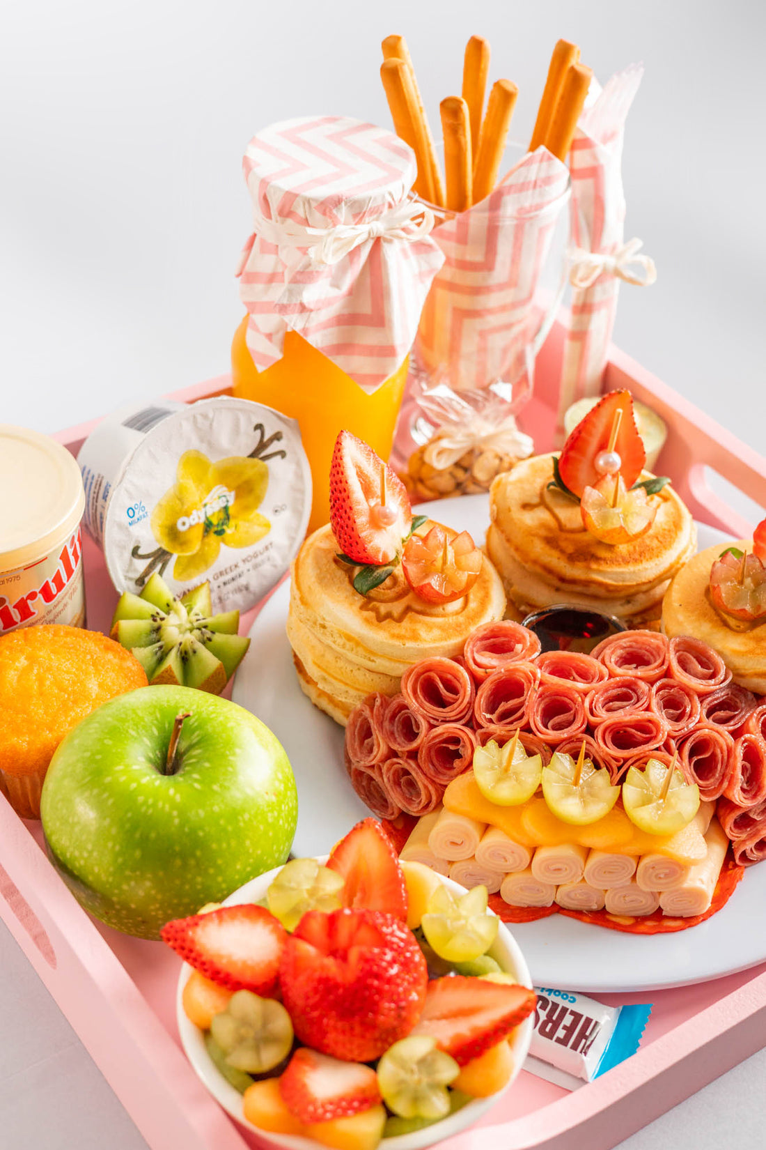 5. 🥞 Bandeja “DELUXE  RD 5,900