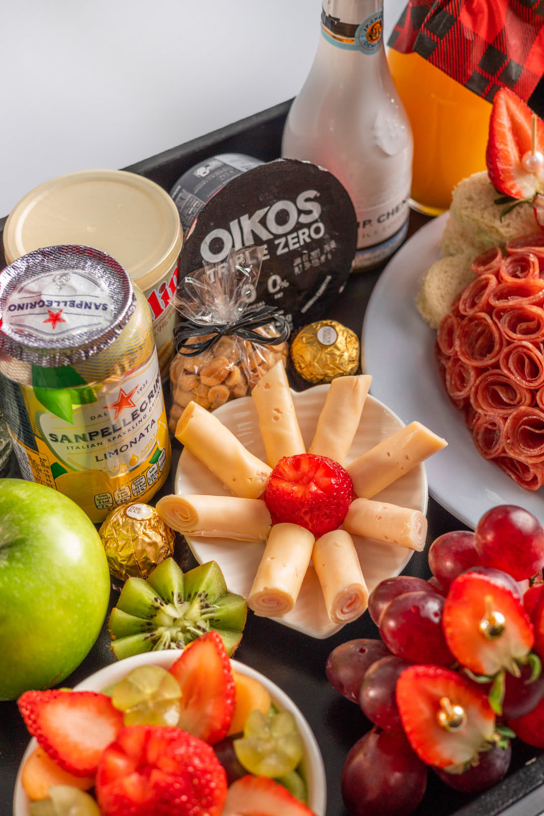 2, 🥂 Bandeja "Sabor & Celebración" 8,950.00